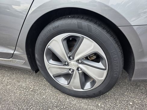 Used 2017 Hyundai Sonata Plug-In Hybrid image 10