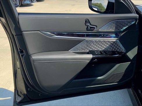 New 2026 BMW i7 eDrive50 image 10