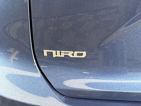 Used 2023 Kia Niro SX Touring image 25