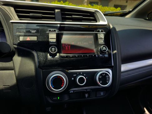 Used 2020 Honda Fit LX image 22