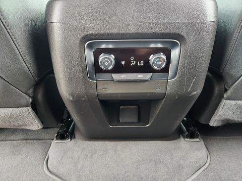 Certified 2025 Chevrolet Tahoe LT image 31