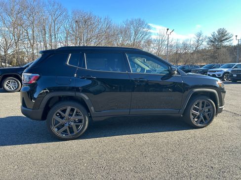 New 2026 Jeep Compass Latitude image 4