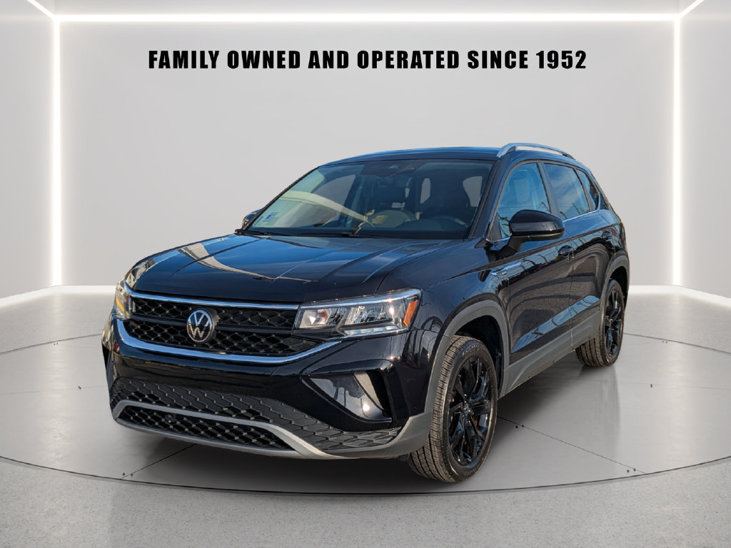 Certified 2024 Volkswagen Taos SE FWD image 2