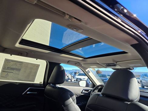 New 2025 Mitsubishi Outlander SEL image 10