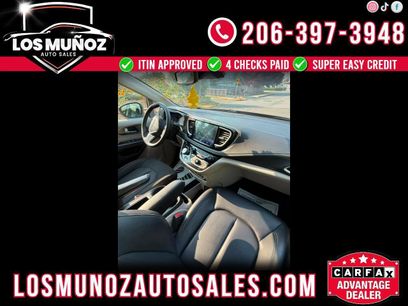 Used 2023 Chrysler Pacifica Touring-L