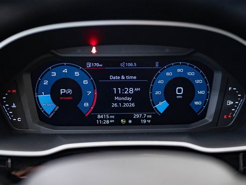 Used 2024 Audi Q3 2.0T Premium image 32