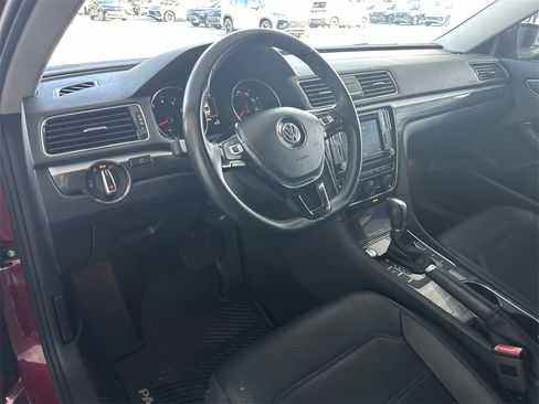Used 2018 Volkswagen Passat 2.0T SE image 13