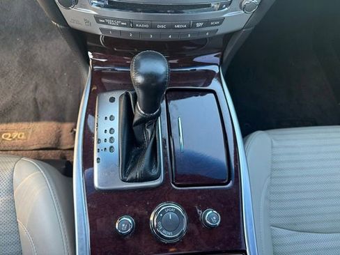 Used 2019 INFINITI Q70 Luxe w/ Sport Package AWD/4WD image 17