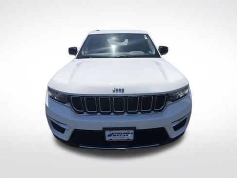 Used 2023 Jeep Grand Cherokee Limited AWD/4WD image 10
