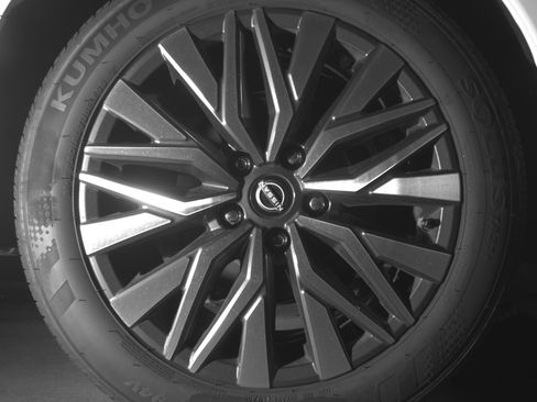 Used 2025 Nissan Altima 2.5 SV image 15