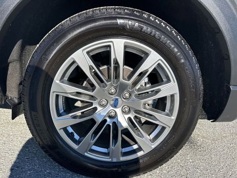 Used 2025 Ford Explorer Platinum image 34