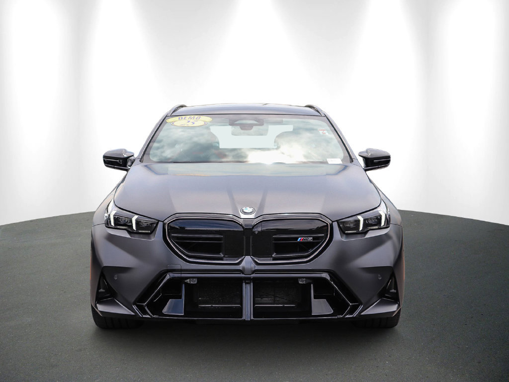 Used 2025 BMW M5 Touring AWD/4WD image 2