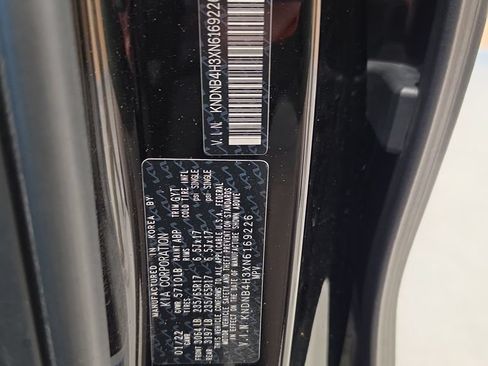 Certified 2022 Kia Carnival LX FWD image 39
