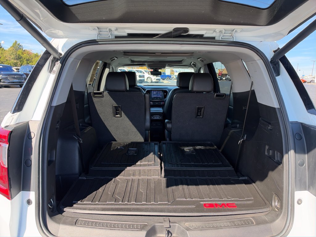 Used 2022 GMC Acadia AT4 w/ GMC Pro Grade Package AWD/4WD image 9
