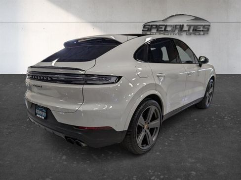 Used 2024 Porsche Cayenne S AWD/4WD image 10