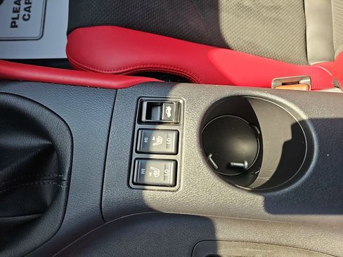 Used 2024 Nissan Z Performance w/ Floor Mat Package image 16