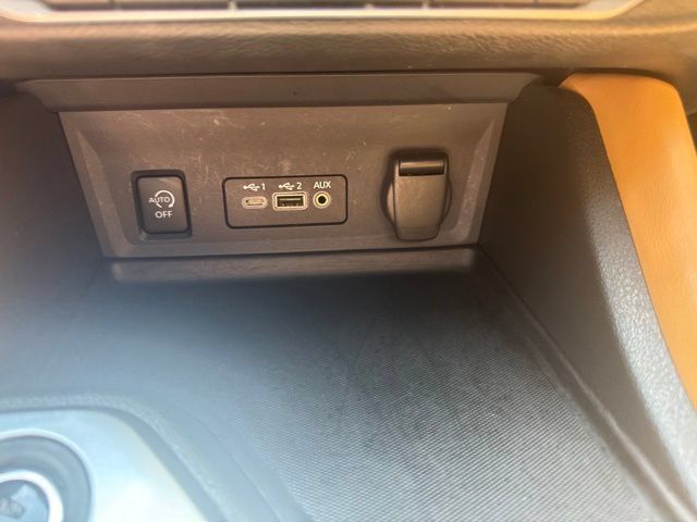 Used 2025 Nissan Sentra SV w/ SV Premium Package FWD image 23