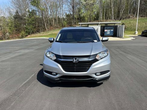 Used 2016 Honda HR-V EX image 2