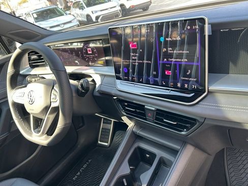 New 2026 Volkswagen Tiguan SE R-Line AWD/4WD image 36