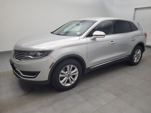 Used 2016 Lincoln MKX Premiere image 2