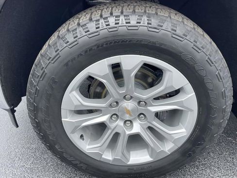 Certified 2025 Chevrolet Silverado 1500 LTZ AWD/4WD image 8