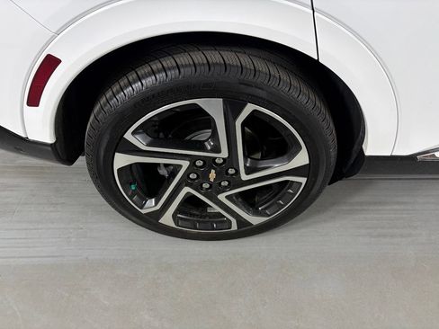 Certified 2024 Chevrolet Equinox EV LT w/ Active Safety Package 3 FWD image 12