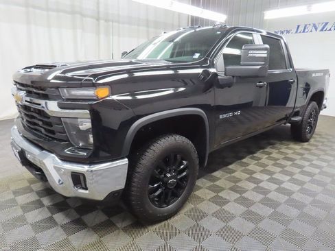 Used 2025 Chevrolet Silverado 2500 LT image 6