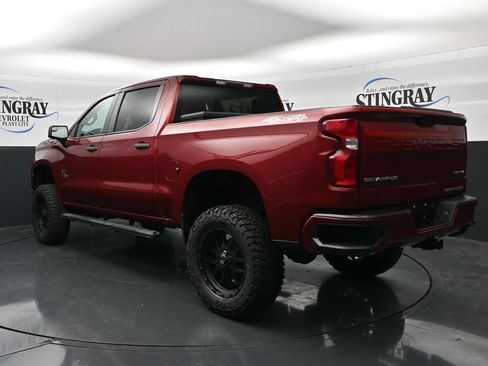 Used 2020 Chevrolet Silverado 1500 Custom w/ Custom Value Package AWD/4WD image 5