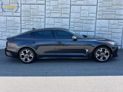 Used 2020 Kia Stinger GT-Line w/ Sun & Sound Package AWD/4WD image 8