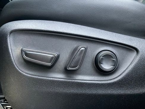 Certified 2024 Toyota Highlander XLE FWD image 13