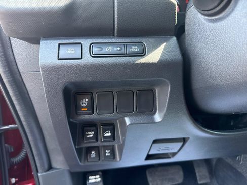 Used 2022 Nissan Frontier PRO-4X w/ Technology Package AWD/4WD image 12