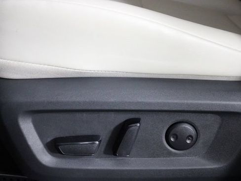 Used 2023 Nissan Rogue SV w/ SV Premium B Package FWD image 23