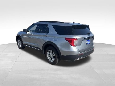 Used 2023 Ford Explorer XLT w/ Equipment Group 202A AWD/4WD image 4