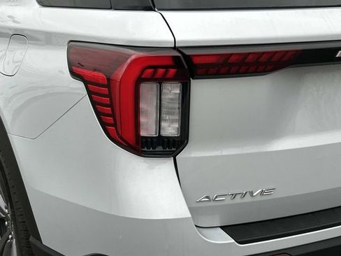 New 2026 Ford Explorer Active w/ Active Comfort Package image 11