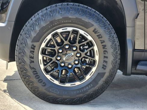 New 2026 Chevrolet Silverado EV Trail Boss image 7