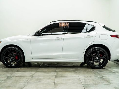 Used 2023 Alfa Romeo Stelvio Veloce image 8