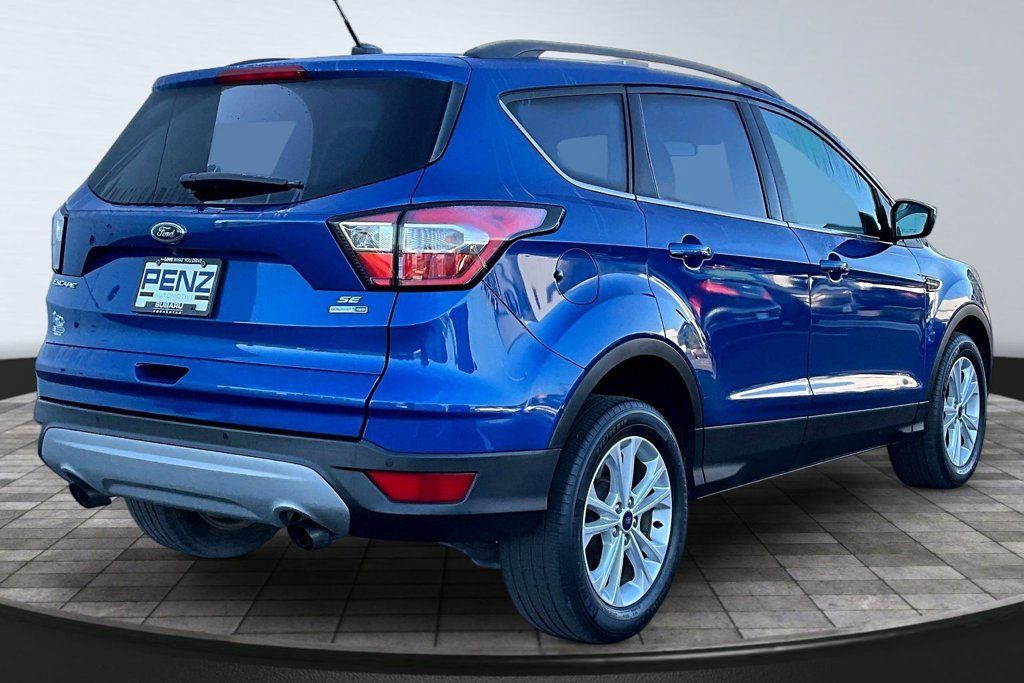 Used 2017 Ford Escape SE w/ Equipment Group 201A AWD/4WD image 6