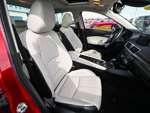 Used 2018 MAZDA MAZDA3 Grand Touring w/ Premium Equipment Package image 23