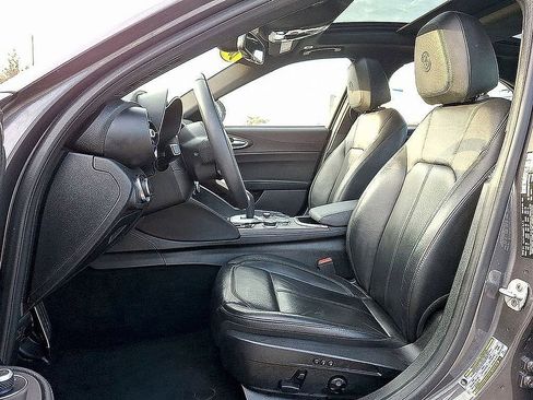 Used 2023 Alfa Romeo Giulia Ti image 16