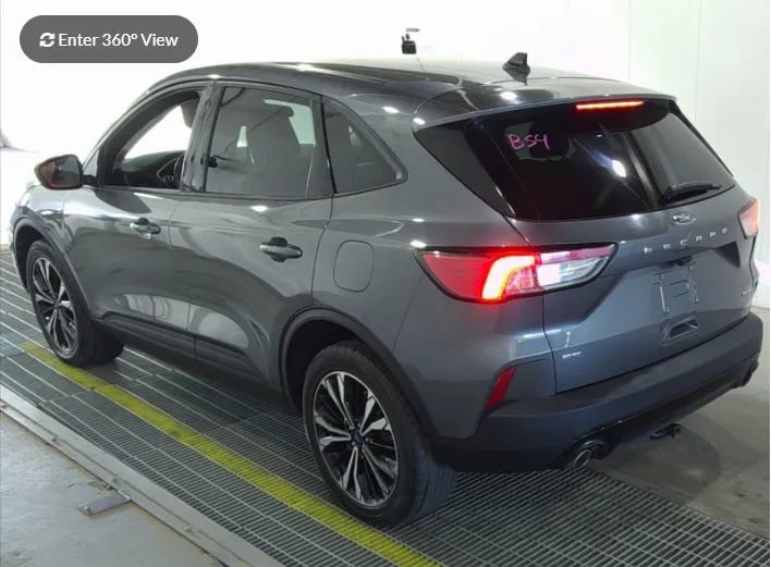 Used 2021 Ford Escape SE w/ SE Sport Appearance Package AWD/4WD image 3