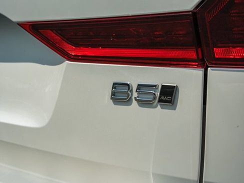 New 2026 Volvo XC60 B5 Ultra w/ Protection Package Premier AWD/4WD image 8