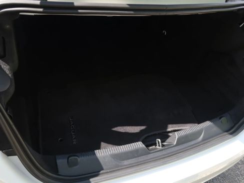 Used 2018 Jaguar XE image 15