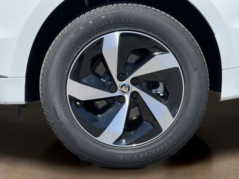 Used 2025 Jaguar F-PACE R-Dynamic S image 13