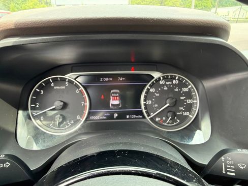 Used 2023 Nissan Rogue SV AWD/4WD image 9