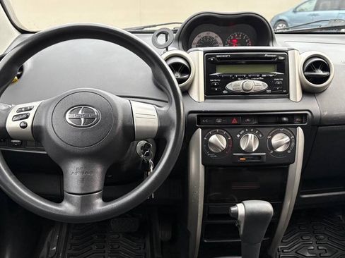 Used 2006 Scion xA FWD image 10