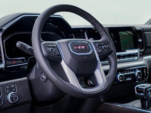 New 2026 GMC Sierra 1500 SLT image 8