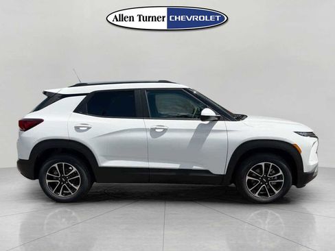 New 2026 Chevrolet TrailBlazer LT w/ Convenience Package image 3