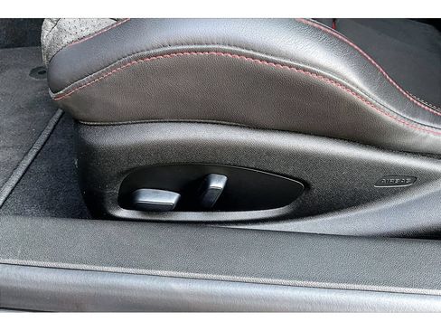 Used 2019 Chevrolet Camaro ZL1 RWD image 27
