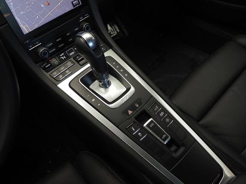 Certified 2019 Porsche 911 Targa 4S AWD/4WD image 22