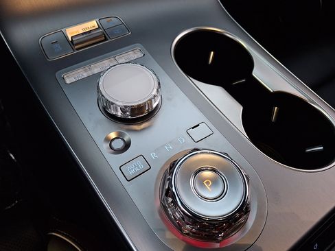 Certified 2026 Genesis GV70 2.5T Advanced image 22